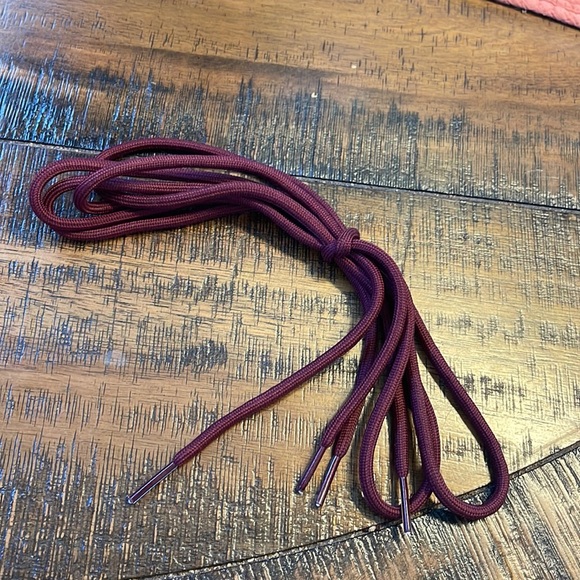 New Maroon Red Allbirds Shoelaces from the Austin store - Picture 1 of 3